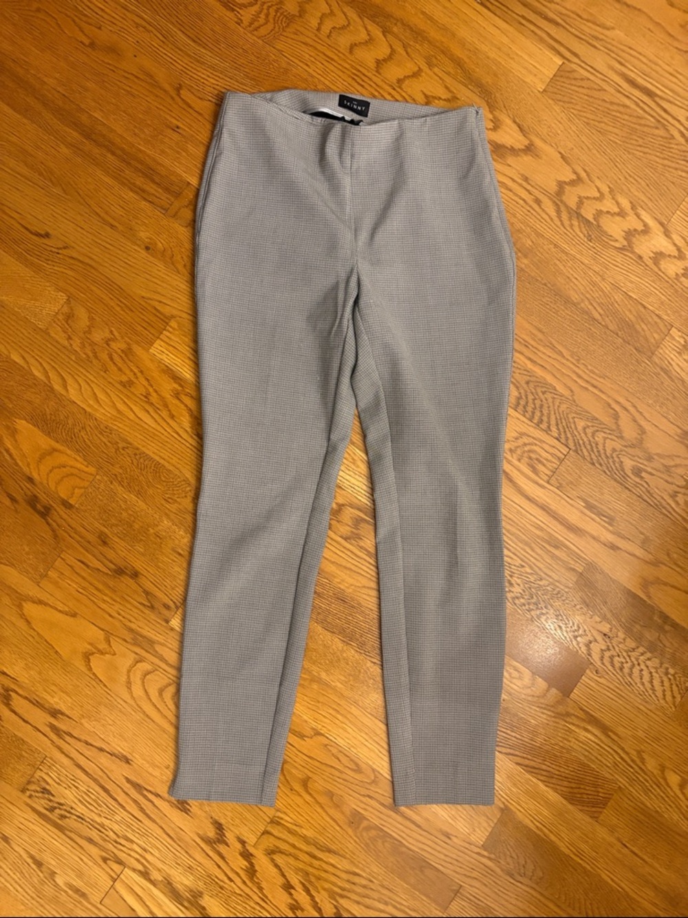 White House Black Market Gray/Black “The Skinny Ankle” Pant